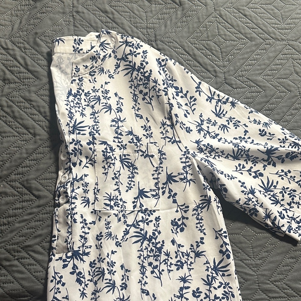 Floral Blue and White Women's Top - Picture 2 of 3